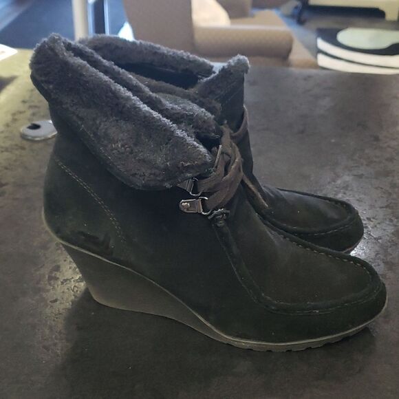 White mountain boots  - Picture 1 of 8